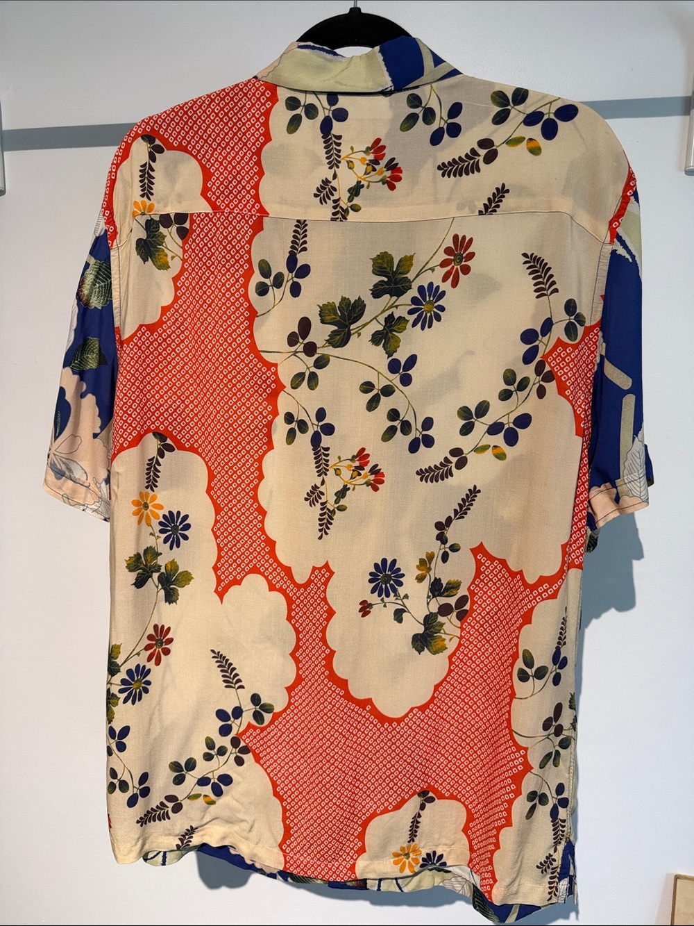 All Saints Men’s Floral Button-Down Shirt in Navy, Peach & Cream - Picture 3 of 3